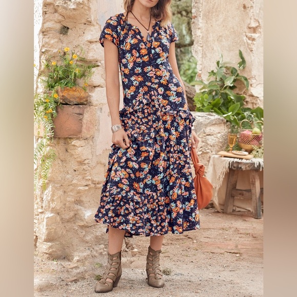Sundance Pretty Petals Dress Navy Floral MP - Picture 1 of 12